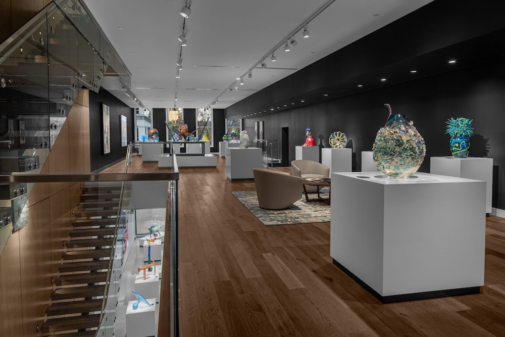 Glass Light Hotel & Gallery Autograph Collection 42/62