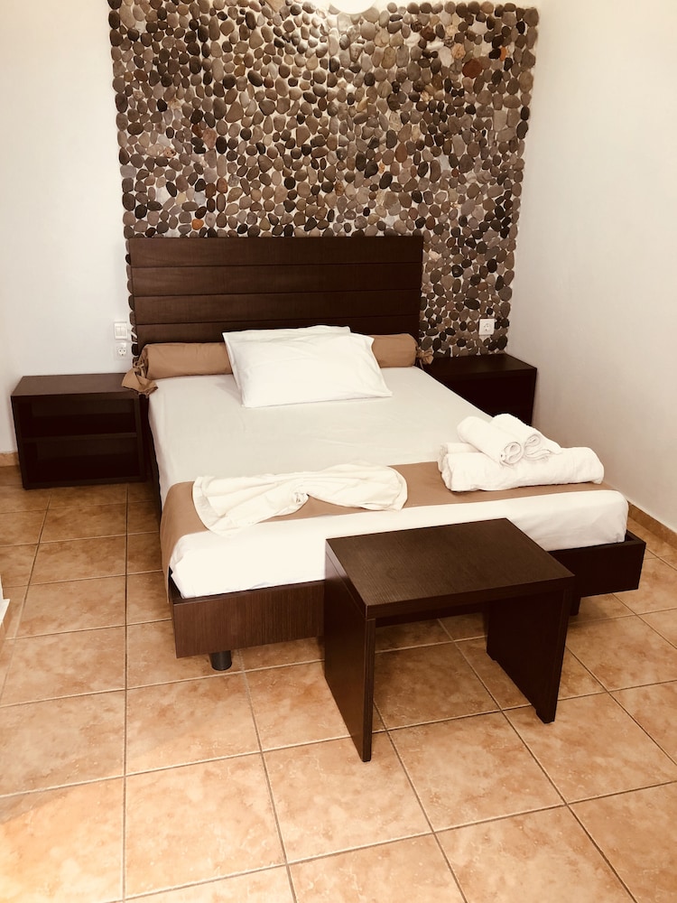 Pension Livadaros 35/71