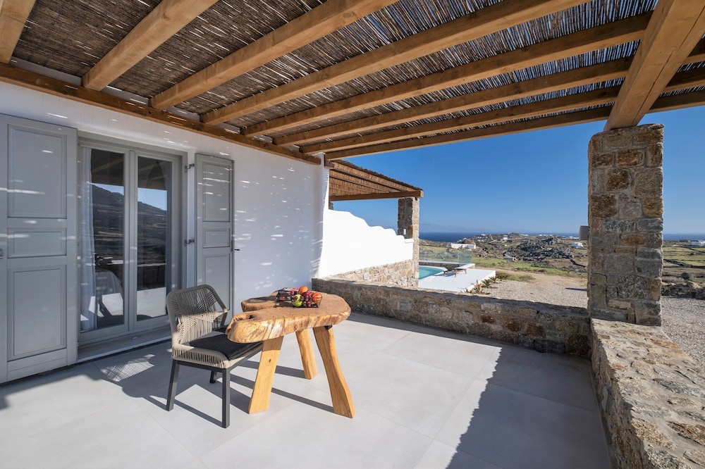 Legendary Suites Mykonos 25/50