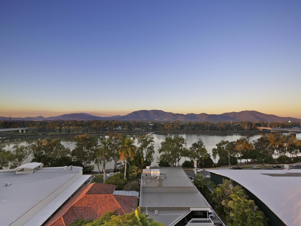 Mercure Rockhampton 50/55