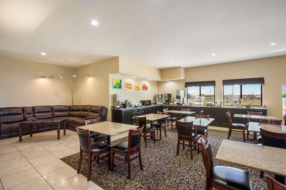 Quality Inn & Suites Caseyville - St. Louis 30/38