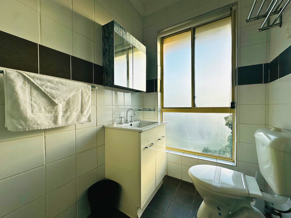 Aussie Rest Motel 72/72