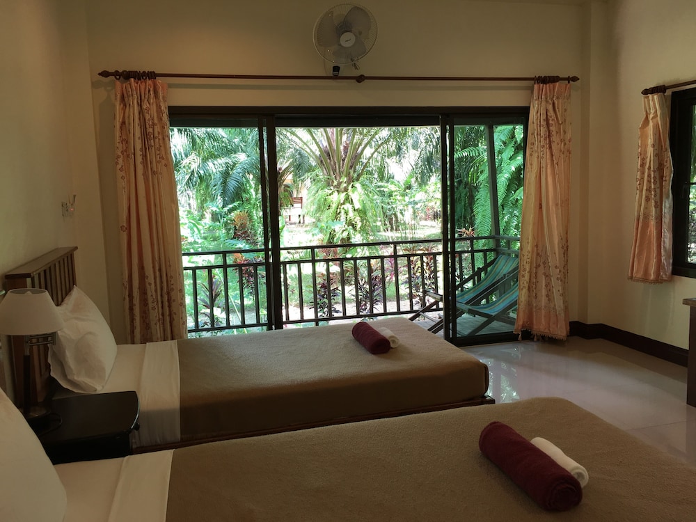Khao Sok Palm Garden Resort 8/18
