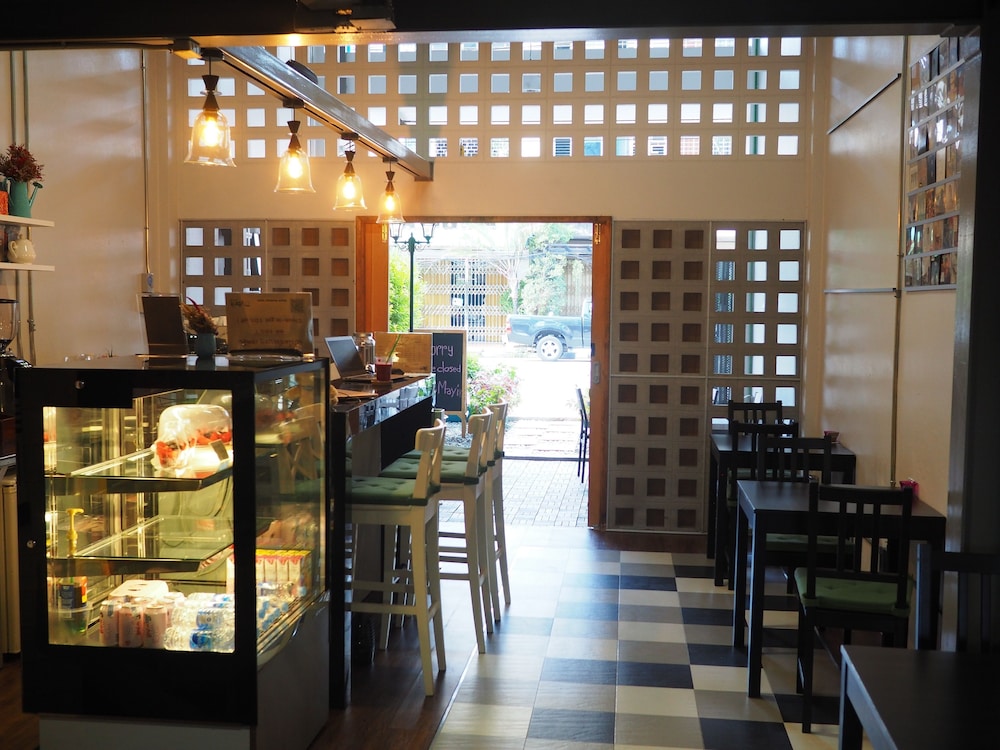 Hybrit Hostel & Cafe 28/37
