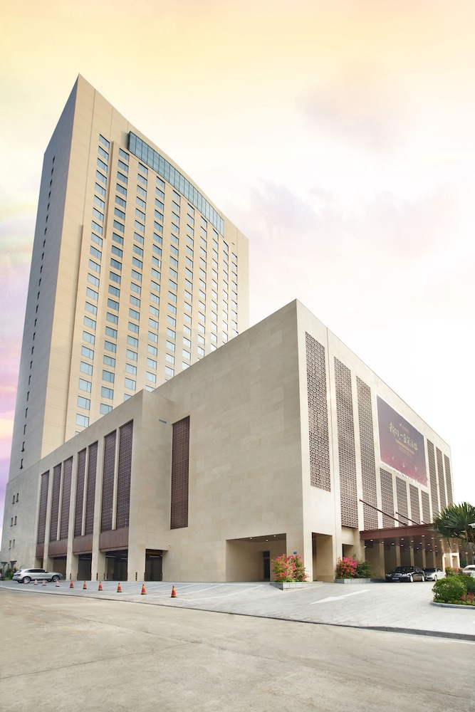 Xiamen Airlines Lakeside Hotel 1/50