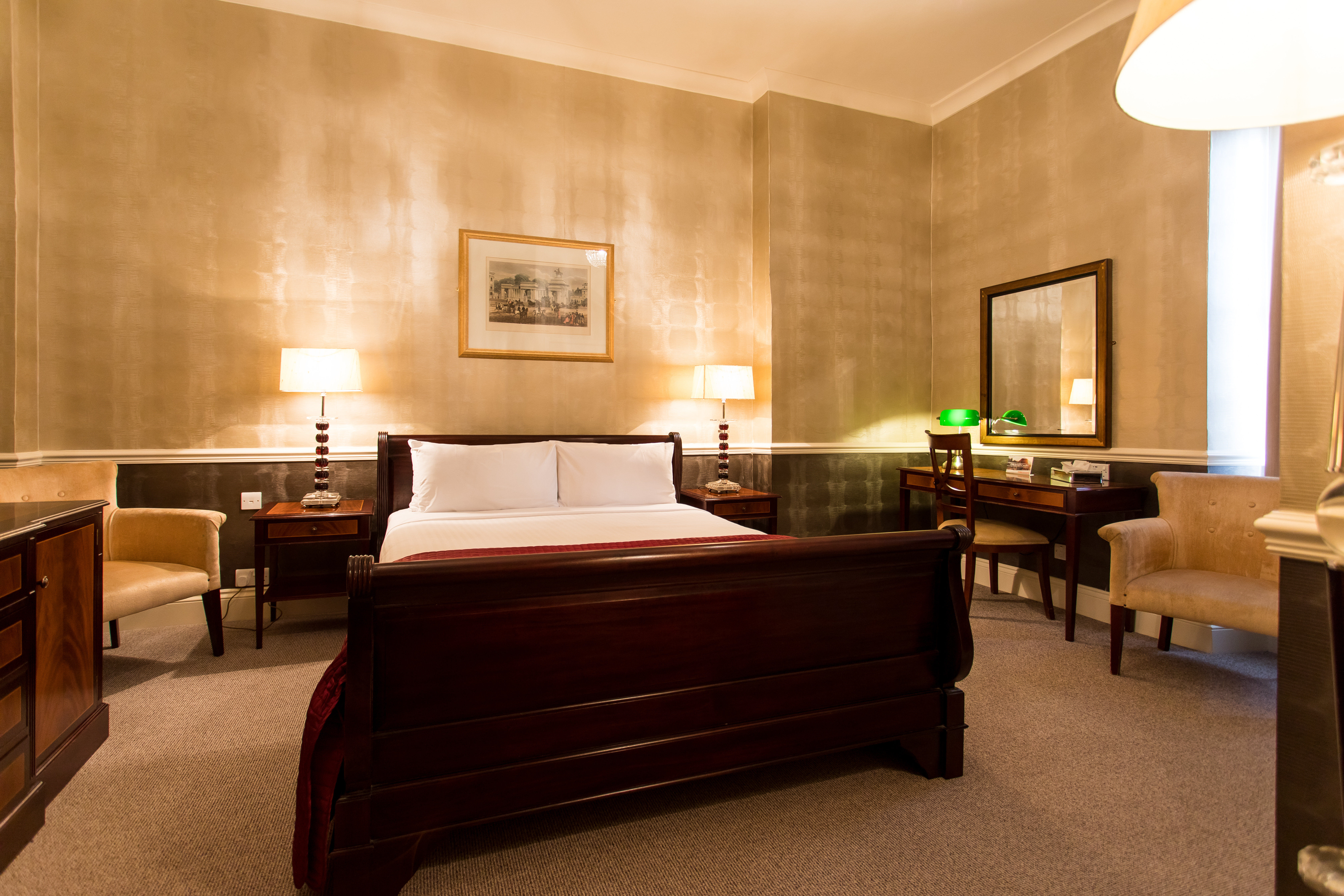 THE CLARENDON HOTEL 21/50