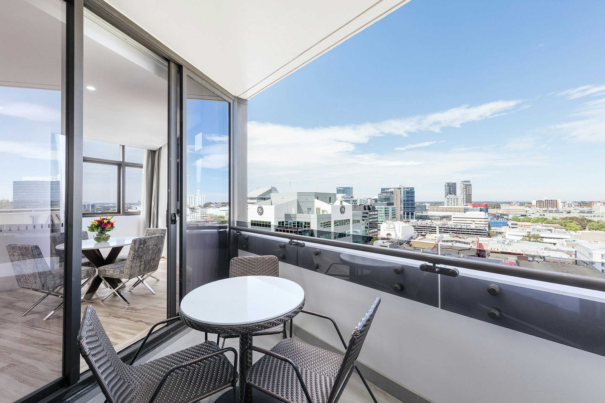 Meriton Suites Church Street Parramatta 24/25