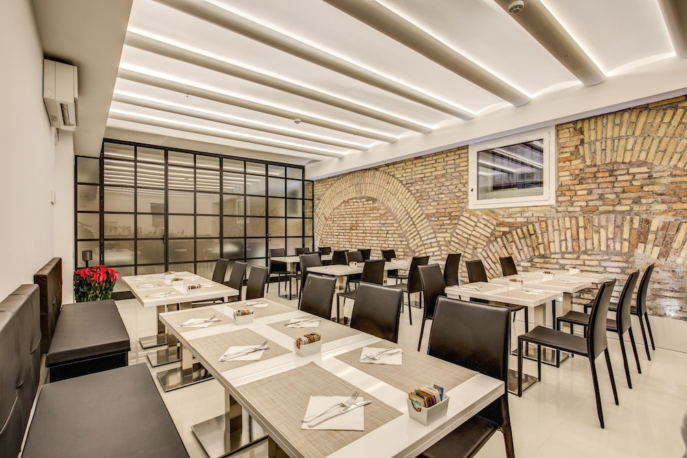 THE LIBERTY BOUTIQUE HOTEL 43/62