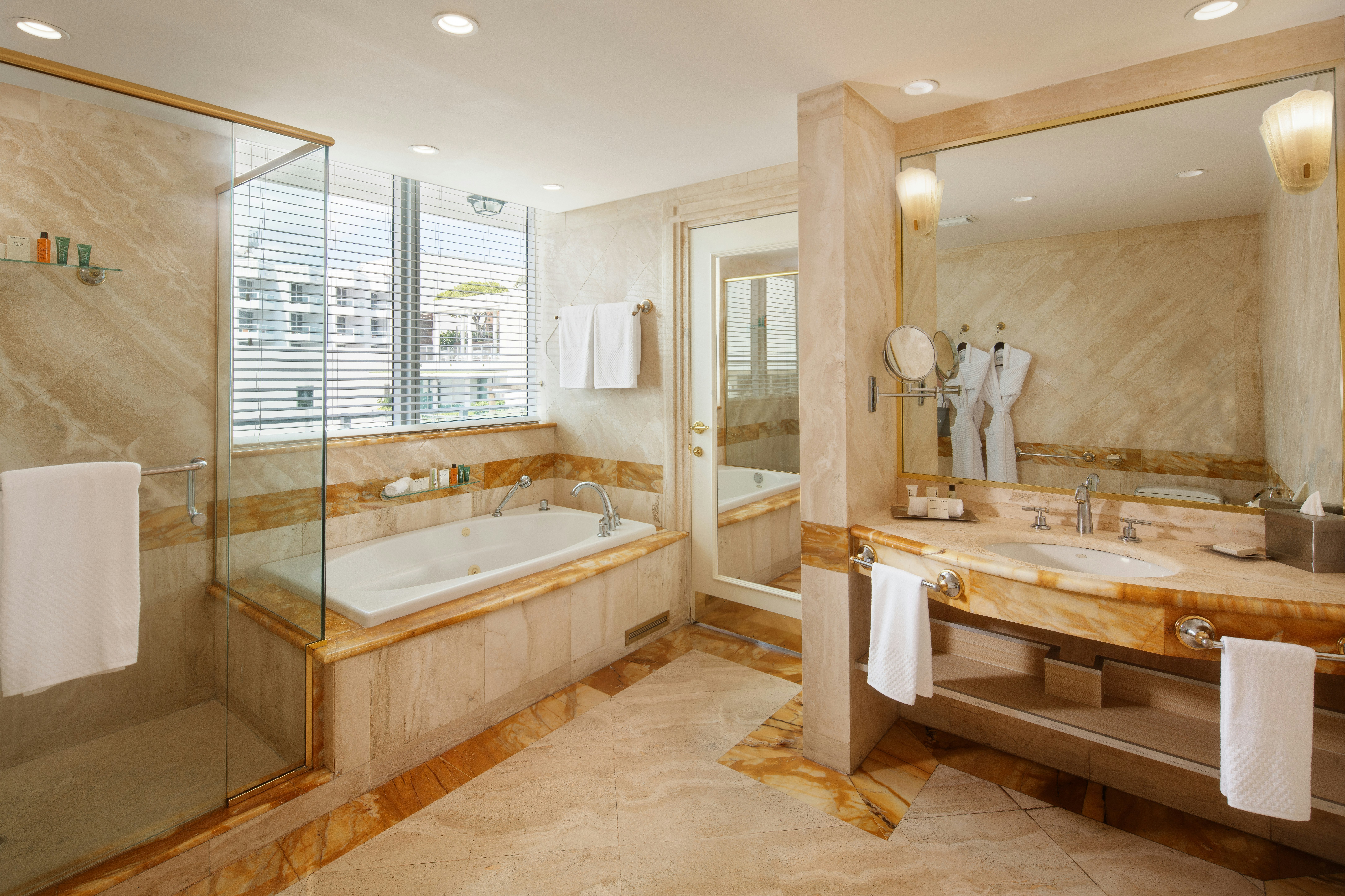 Hilton Bentley Miami South Beach Hotel 50/50