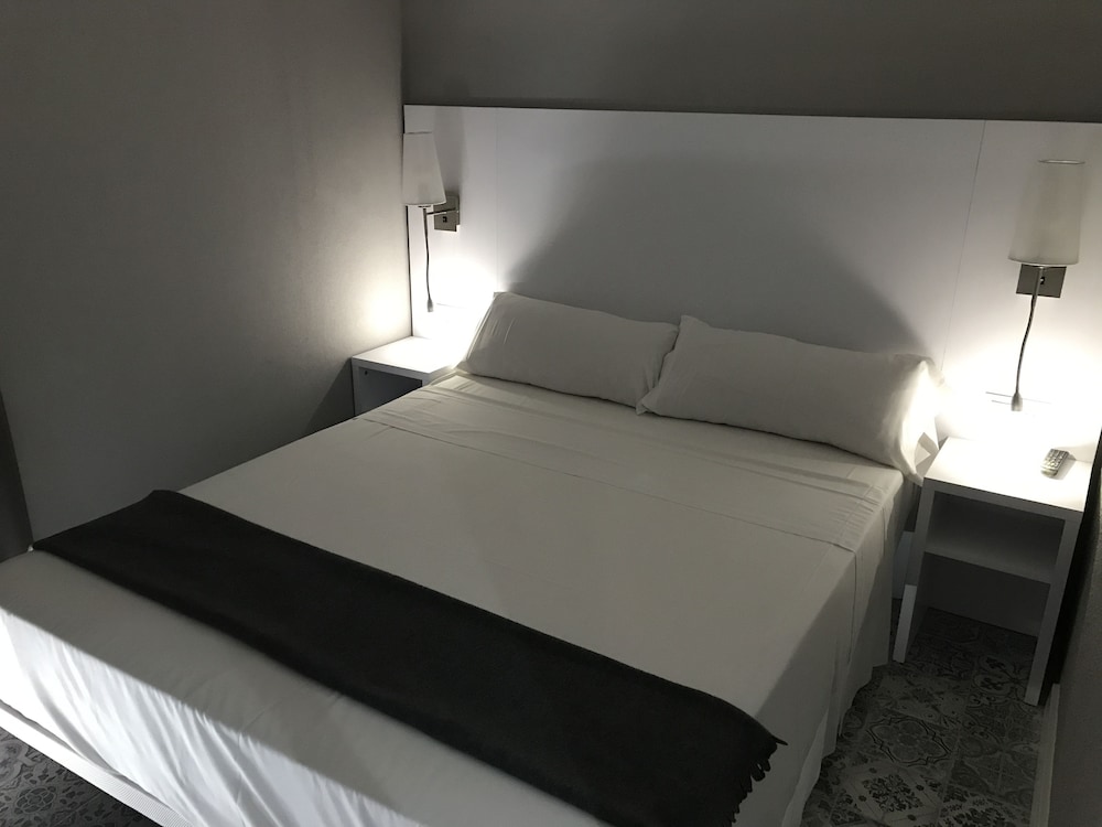 Hostal Boutique Benidorm Blue Beach 12/36