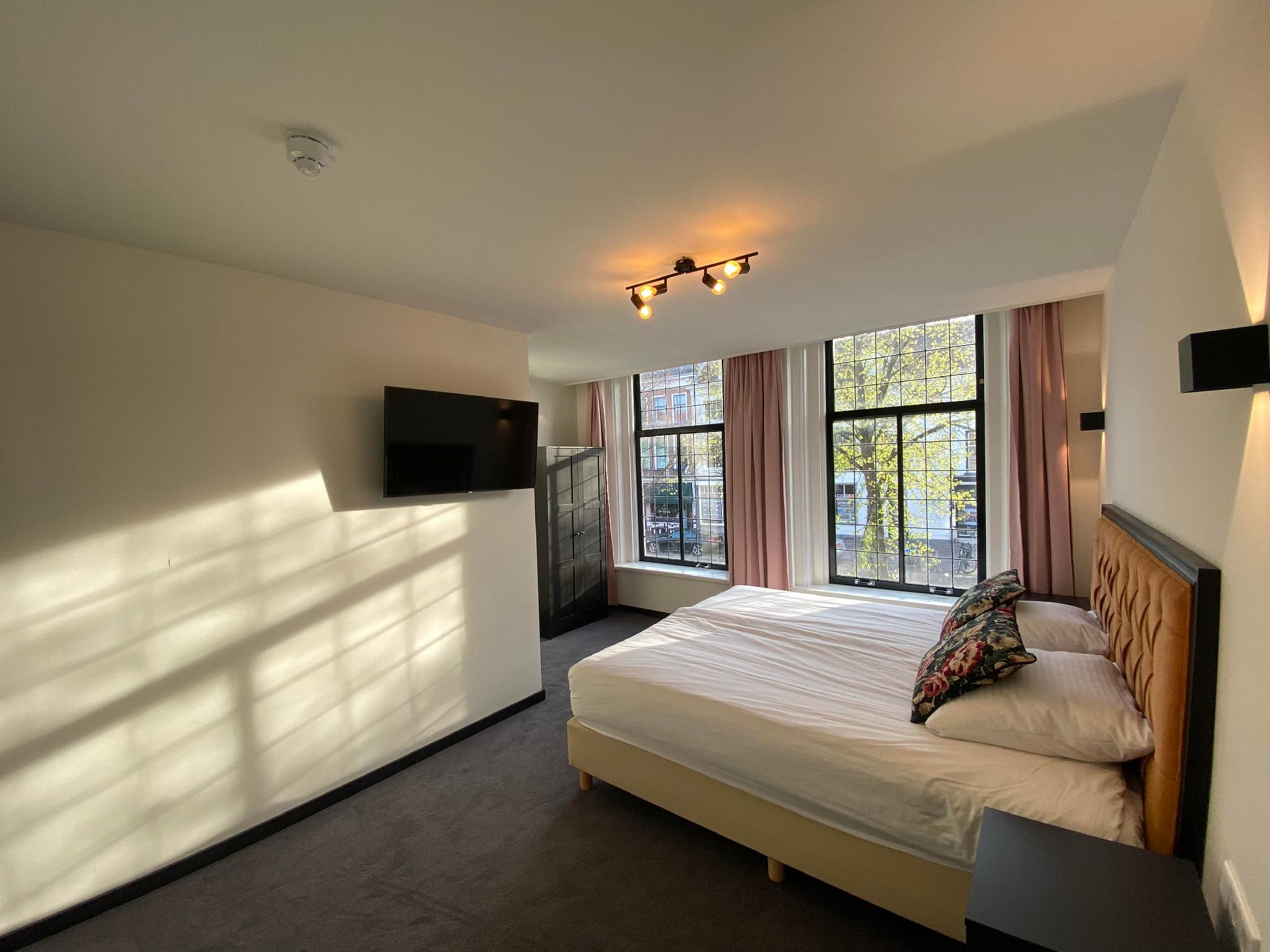 Hotel La Noire - Delft City Centre 3/25