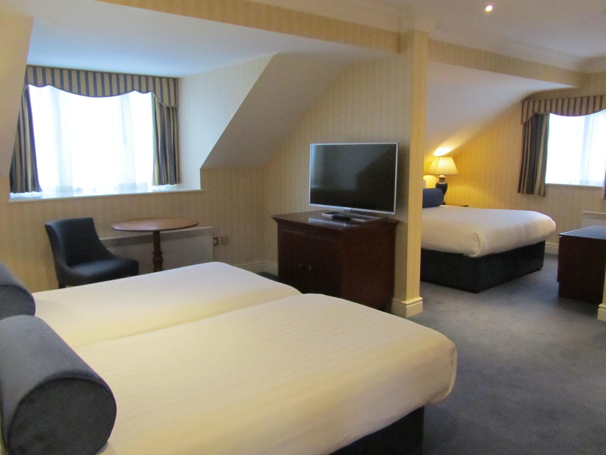 Family, Multiple Beds