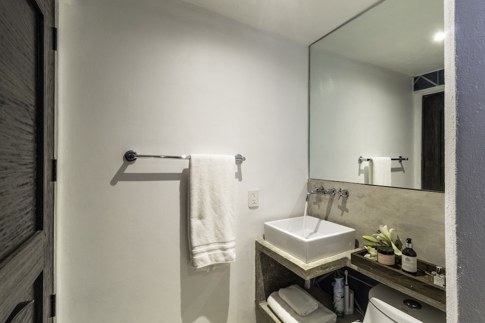 Cuale Condo Retreats 47/50