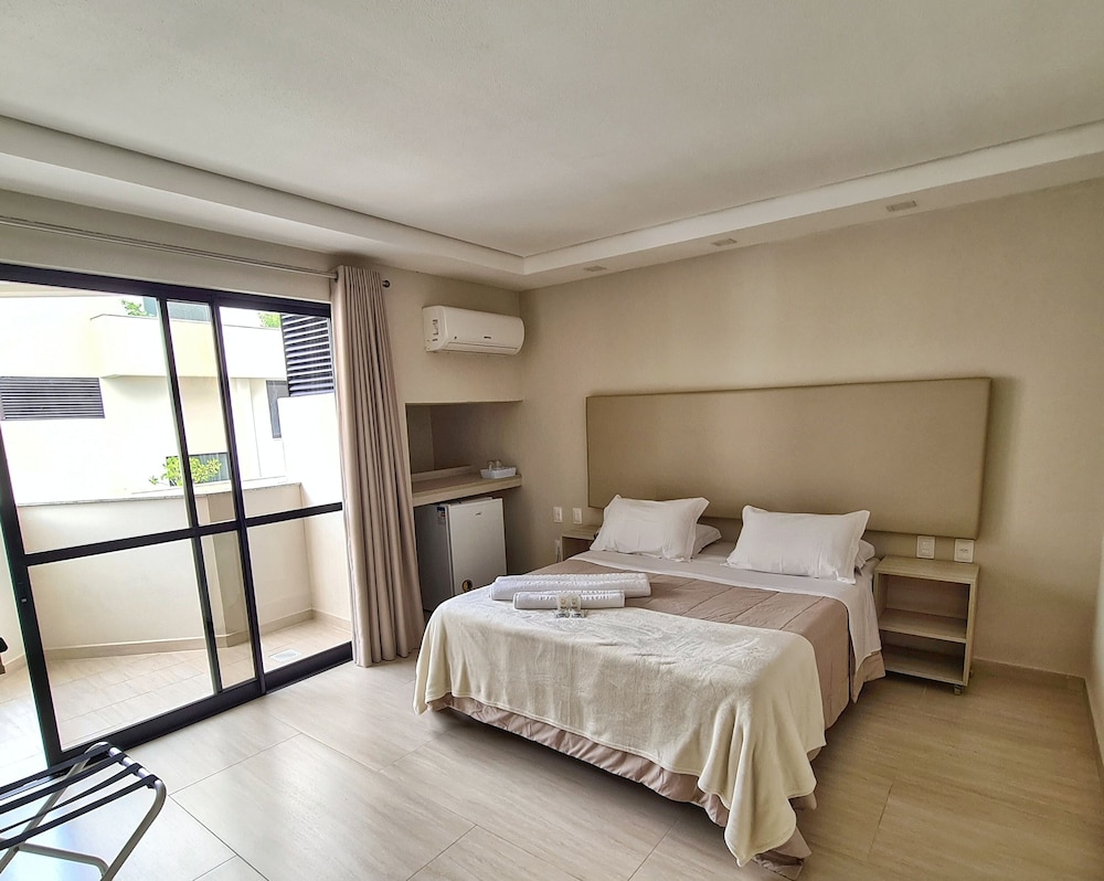Hotel Palace 1 10/48