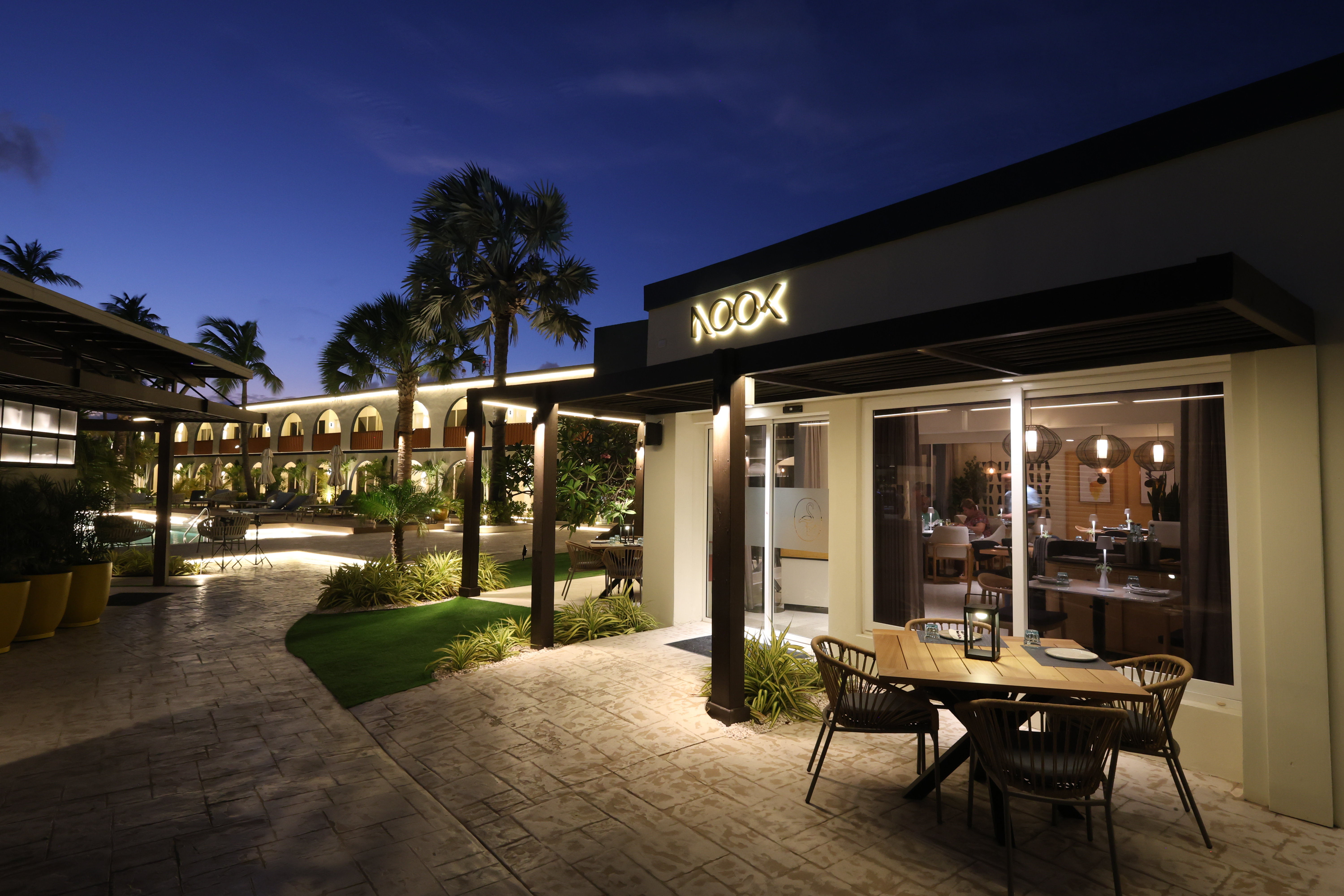 Voco Surfside Aruba by IHG 6/90