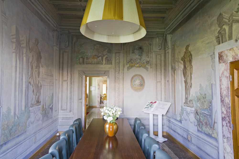 VILLA TOLOMEI HOTEL AND RESORT 38/71