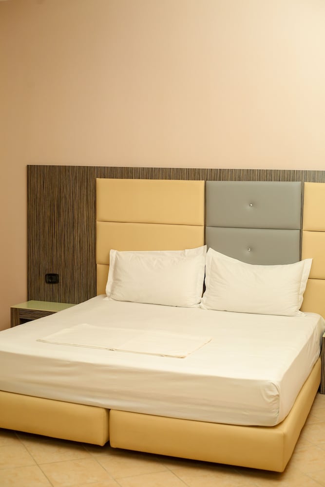 Hotel Aliko 30/63