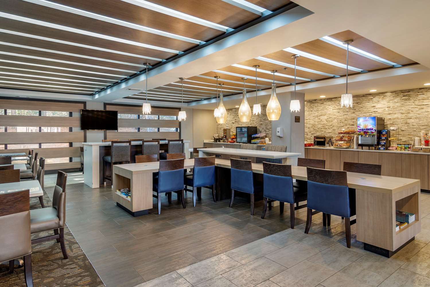 Comfort Suites Alpharetta/Roswell - Atlanta Area 8/16