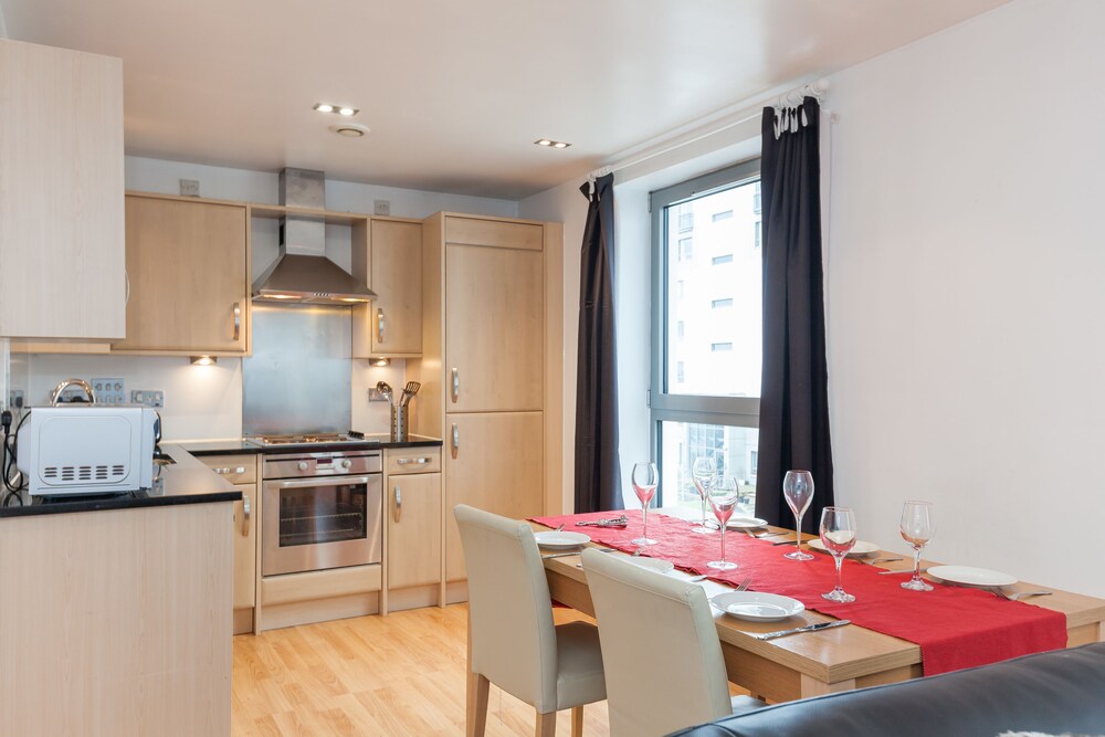 Stylish Apartment 13/16
