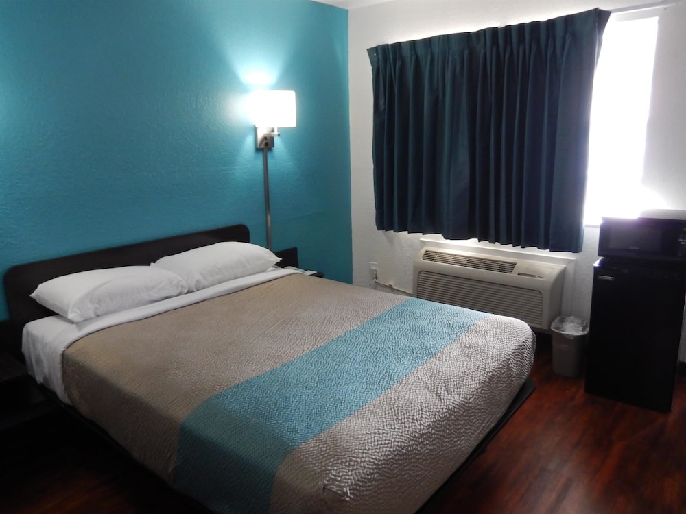 Motel6 Portland, TX 16/29