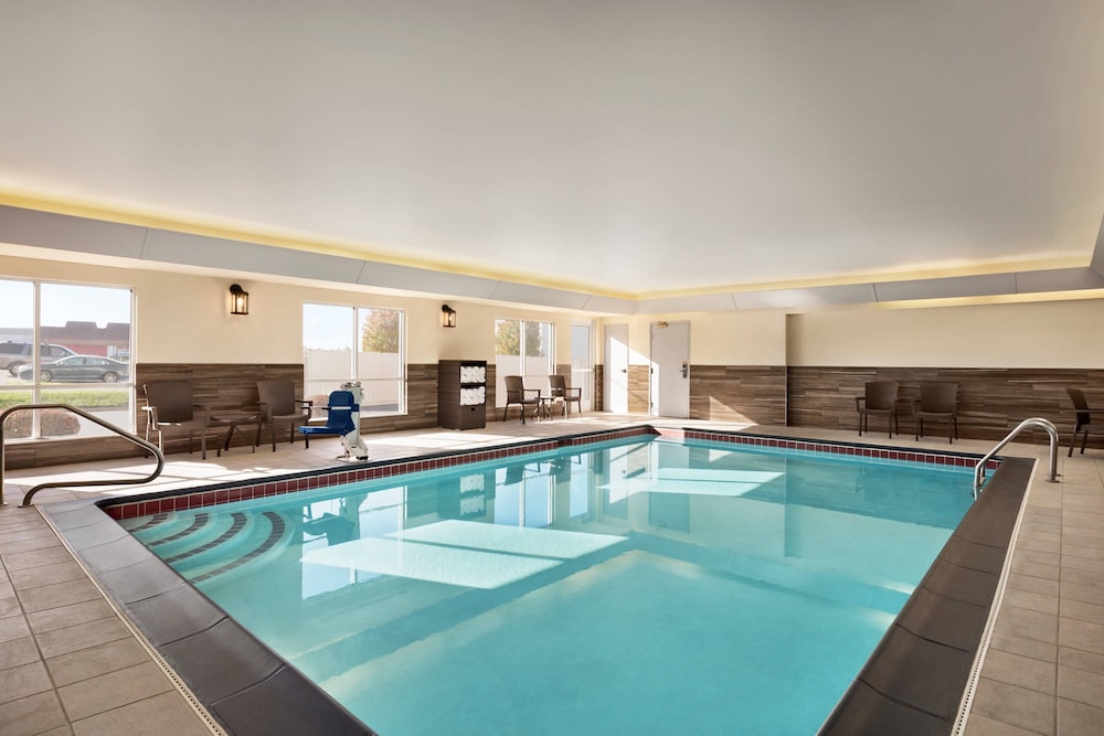 Fairfield Inn Suites Wheeling St Clairsville Oh 13/30