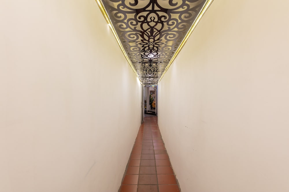 Golden Sun Villa Hotel 36/73