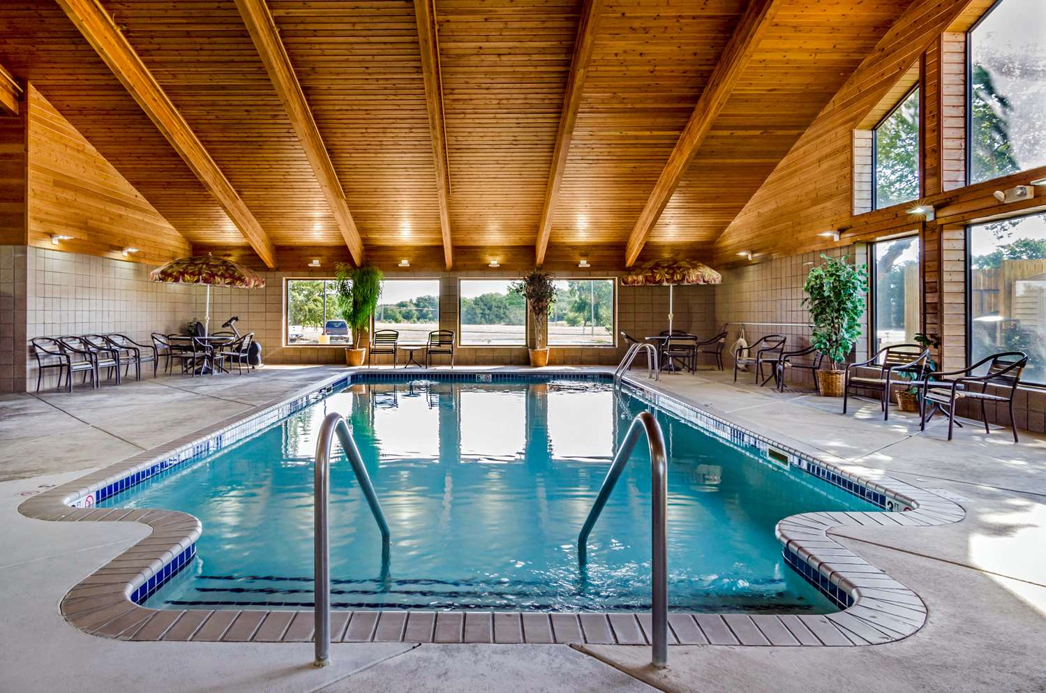 Rodeway Inn Hesston, KS 21/28