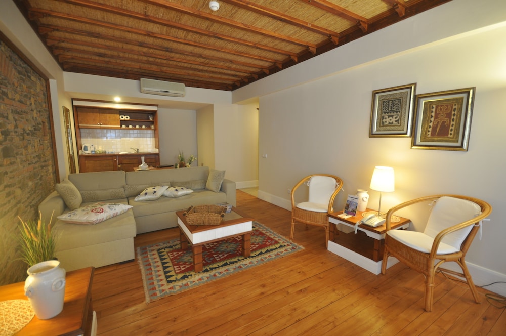 El Vino Hotel Suites 23/50