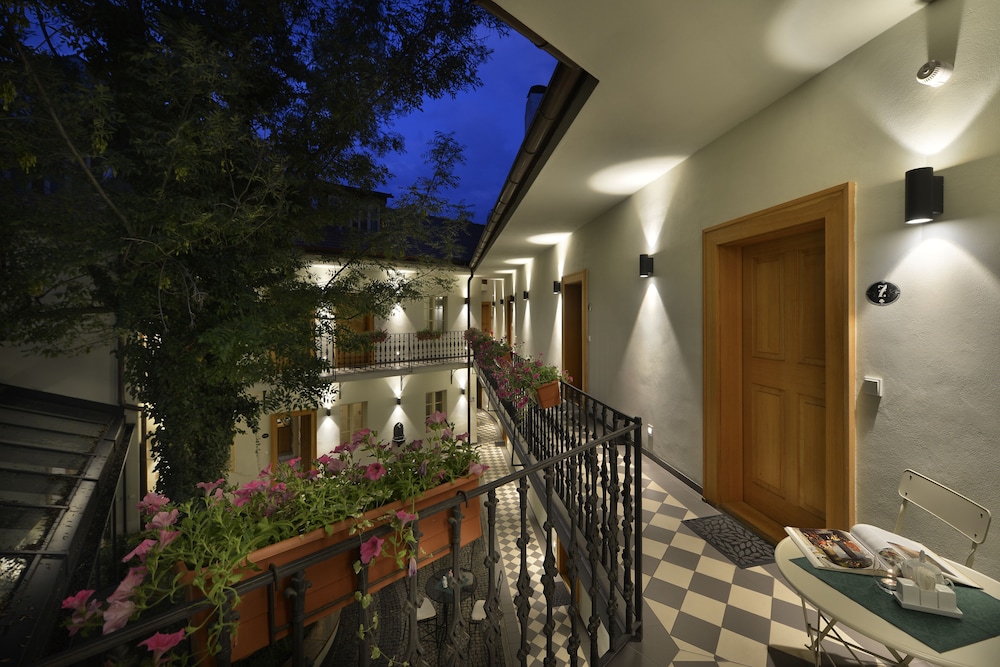 Hotel at The White Lily (Ex. U Bílé lilie) 4/50