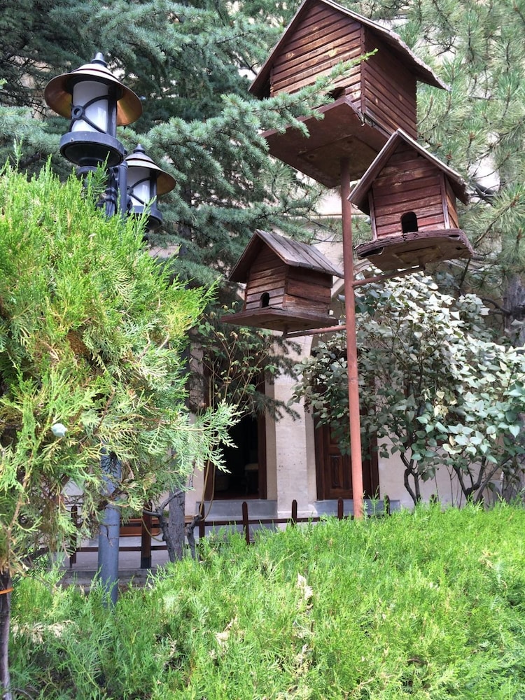 Burcu Kaya Hotel 32/39