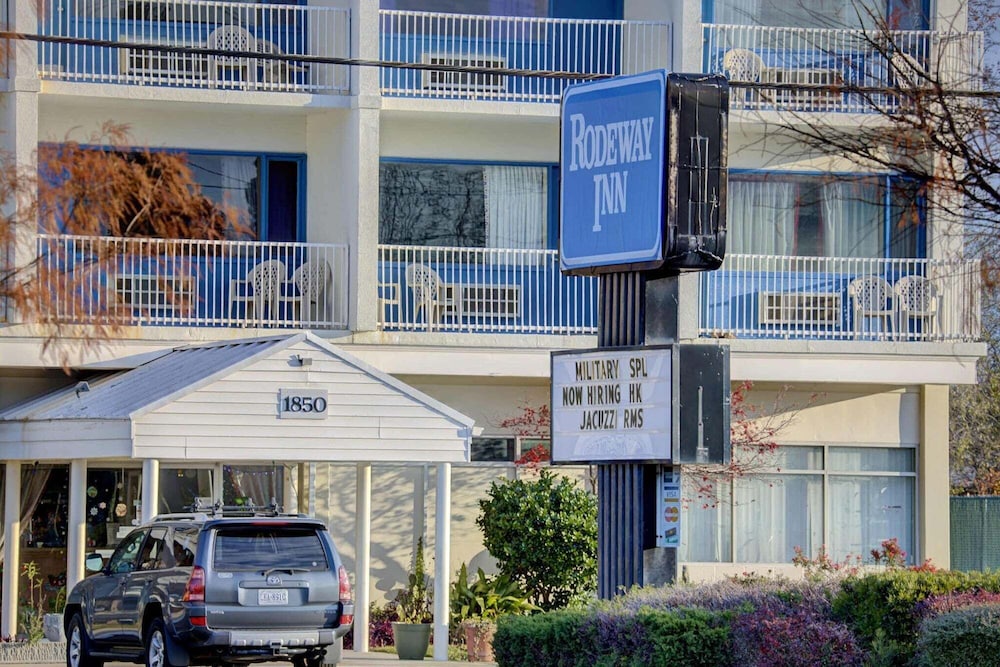 Motel6 Norfolk, VA – East Little Creek 36/50