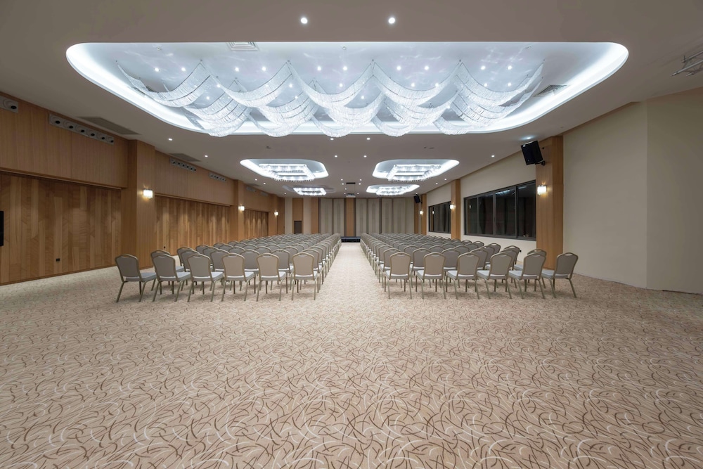 Radisson Hotel Mersin 27/48