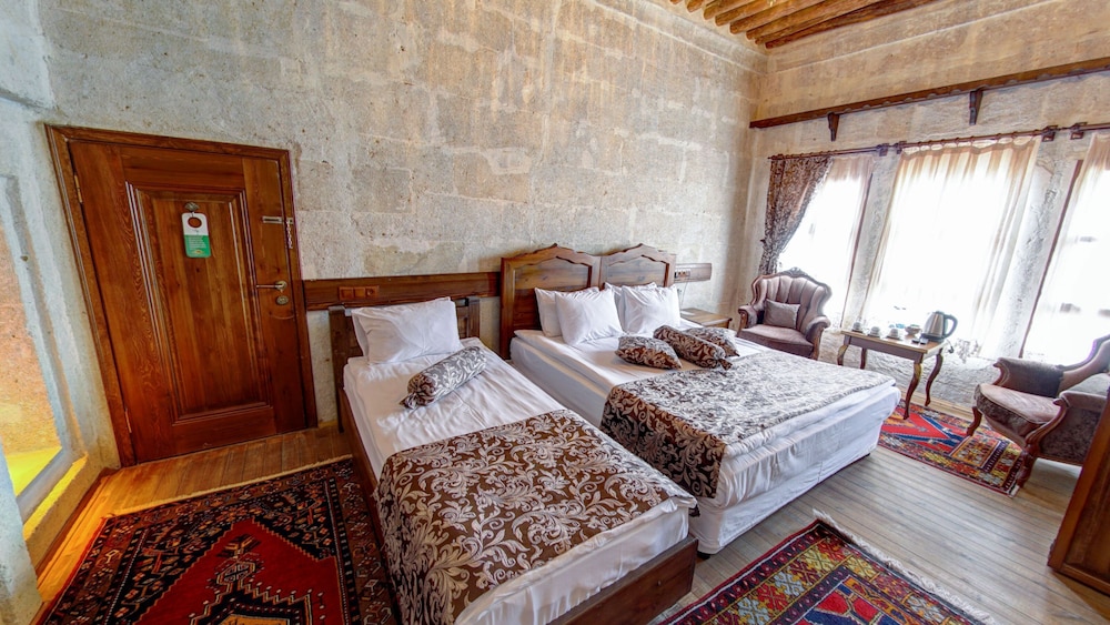 Hikmet's House 7/48