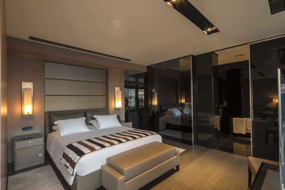 EXECUTIVE, SUITE, KING BED, SOFA, TERRACE