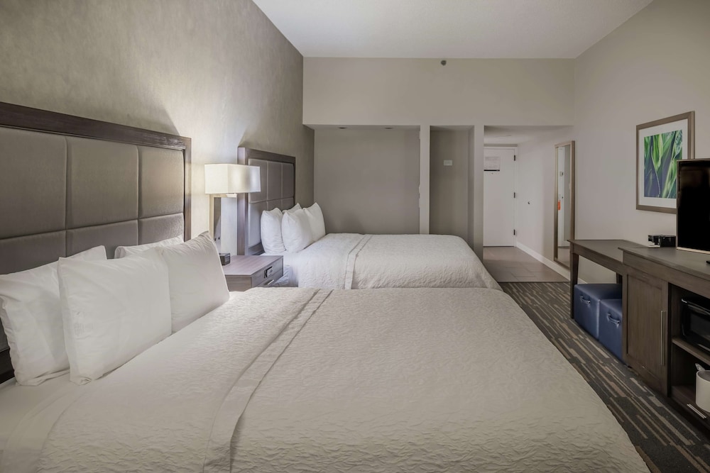 Hampton Inn Waco 11/42