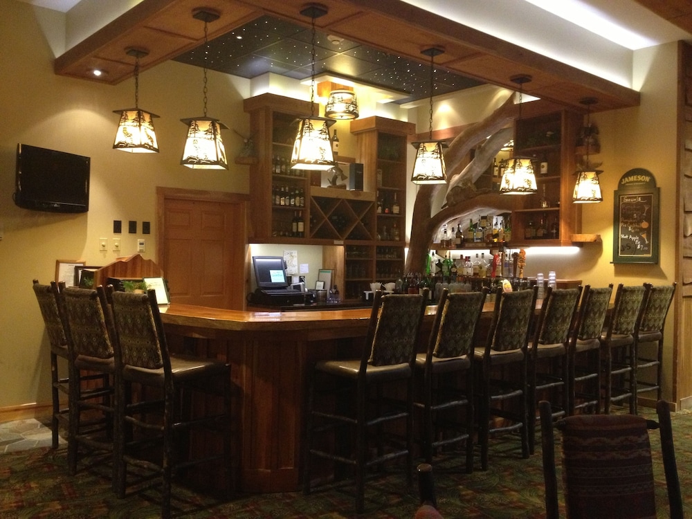 Hope Lake Lodge Indoor Waterpark 35/50