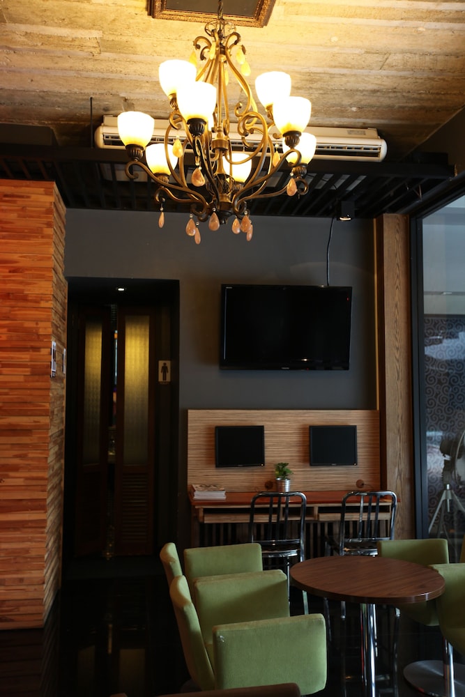 Siam Swana Hotel 10/40