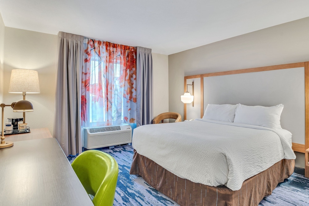 ROOM, KING BED, ACCESSIBLE