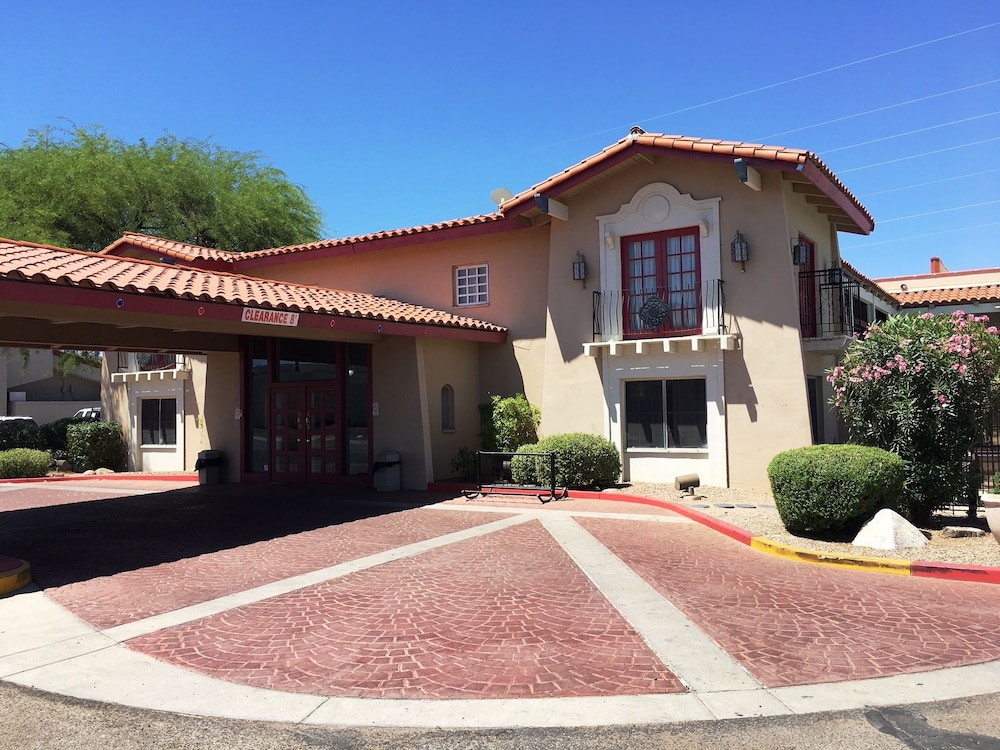 Days Inn by Wyndham Tucson City Center 2/23