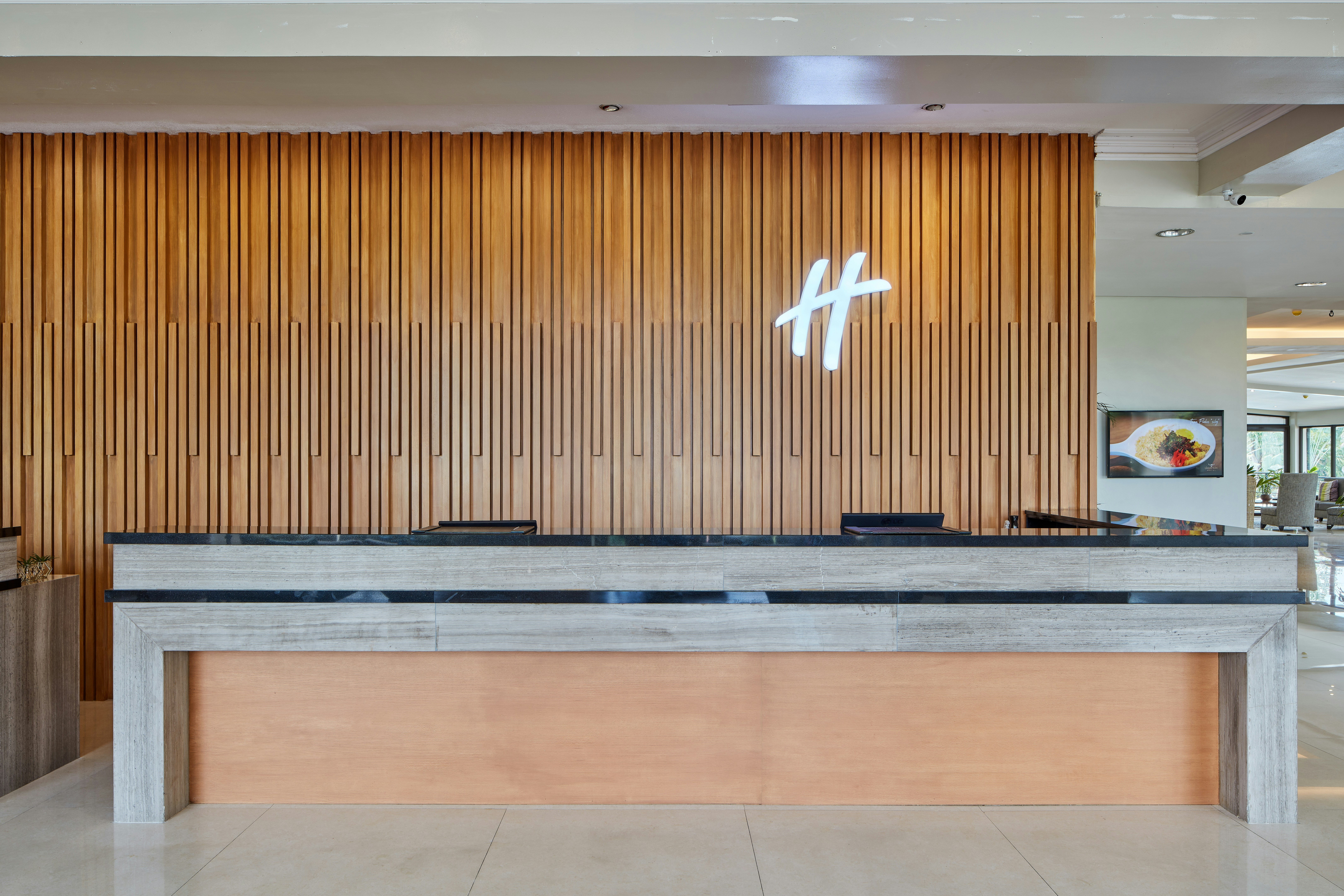 Holiday Inn & Suites Batangas Limapark 7/50