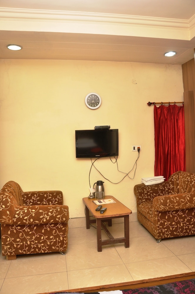 HOTEL SUDARSHAN PALACE 29/48