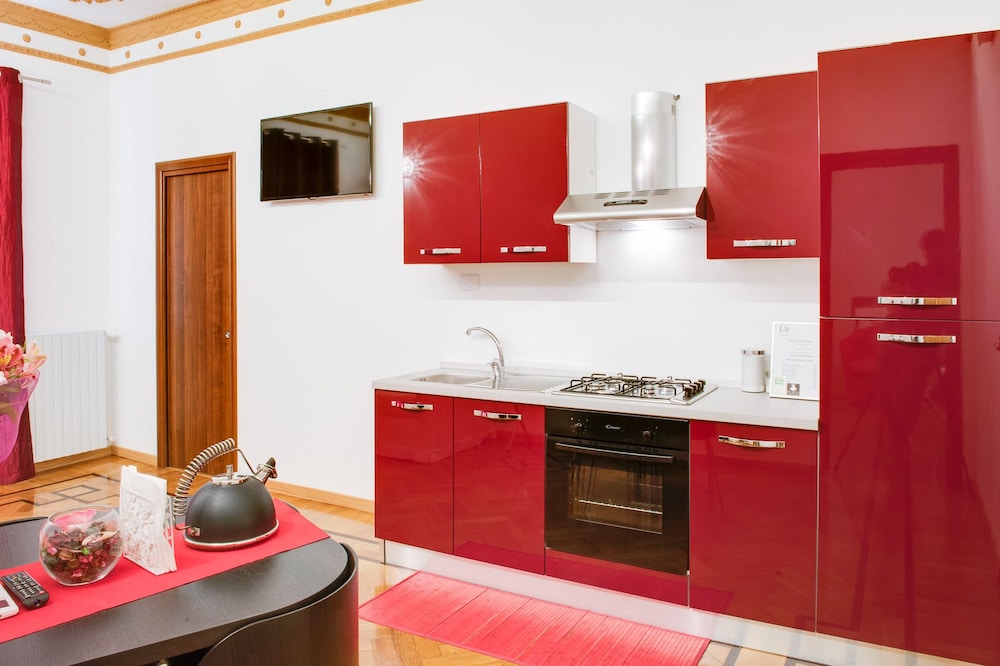 Lh Royal Suites 42/48