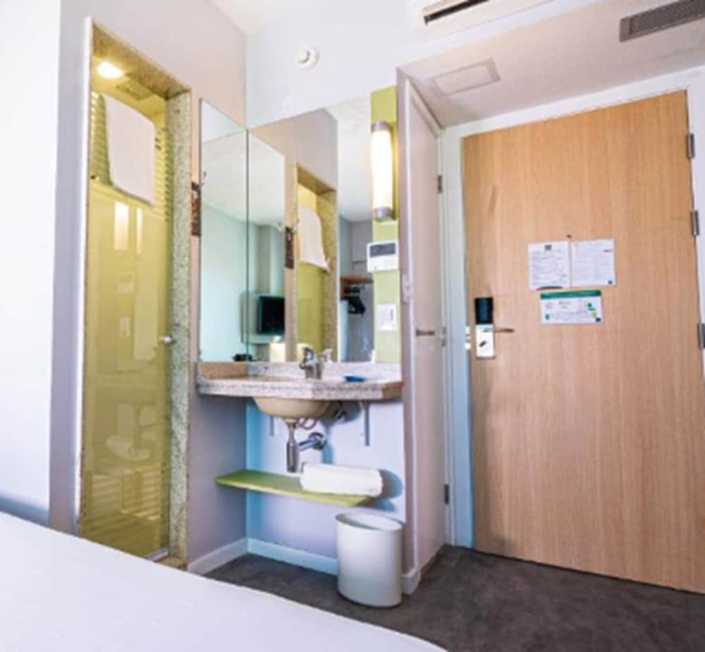 Ibis BUDGET Fortaleza Praia de Iracema 48/49