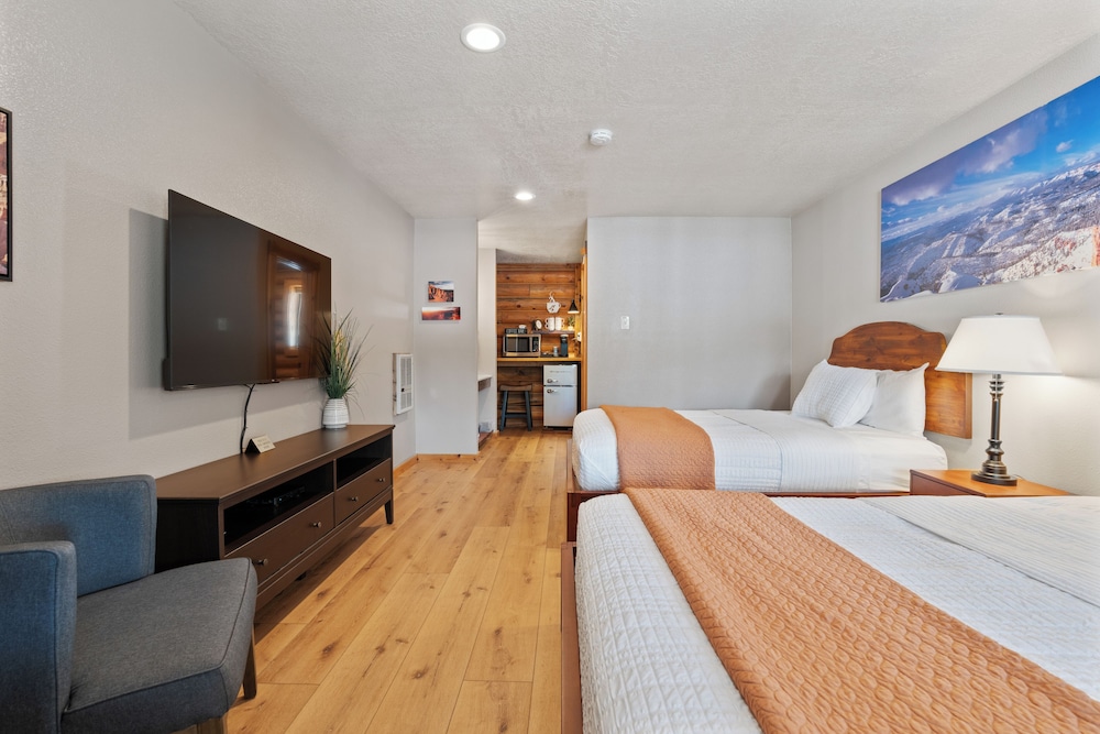 Duck Creek Village Inn 15/50