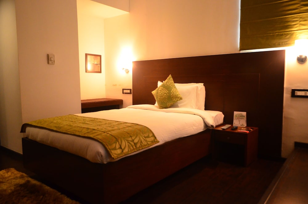 Hotel Hemaadri Grand 13/50