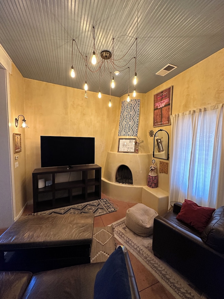 Painted Lady Bed & Brew 54/73