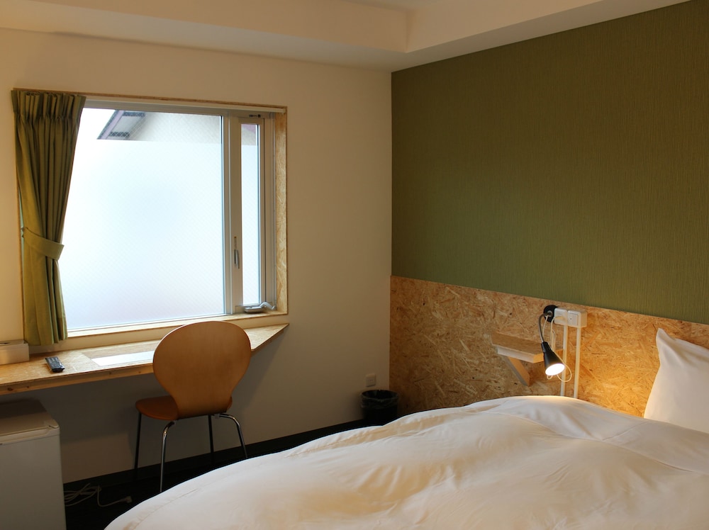 ROOM, DOUBLE BED