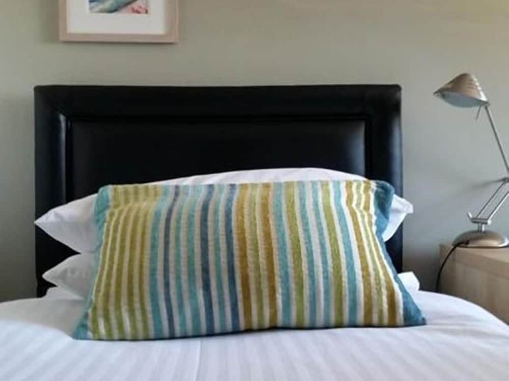 Gallery Guesthouse 12/24
