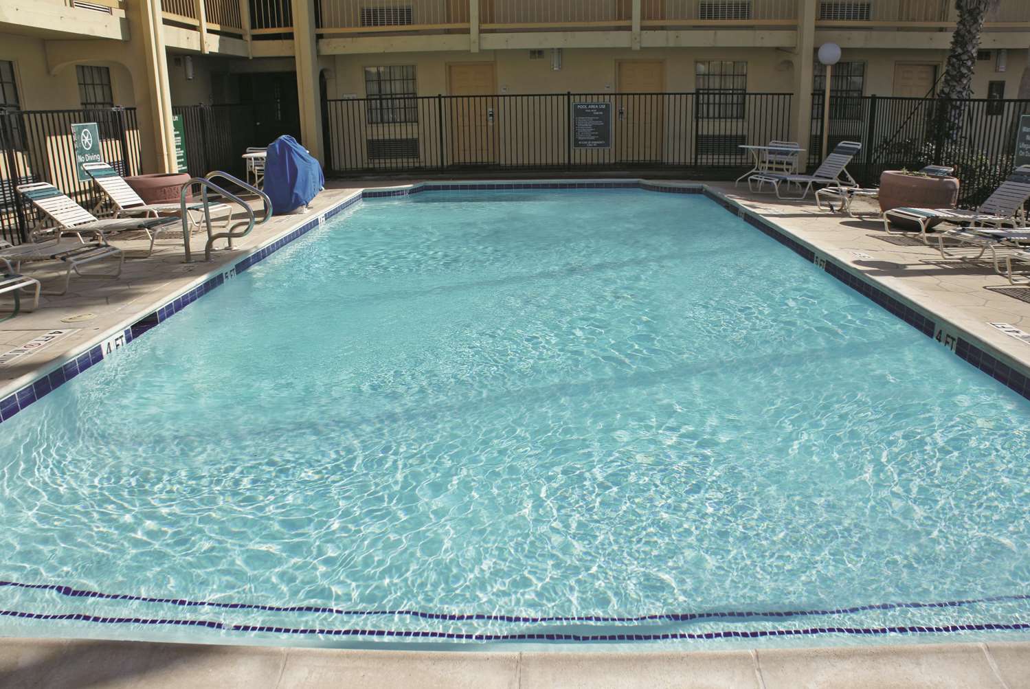 La Quinta Inn Clute Lake Jackson 25/36