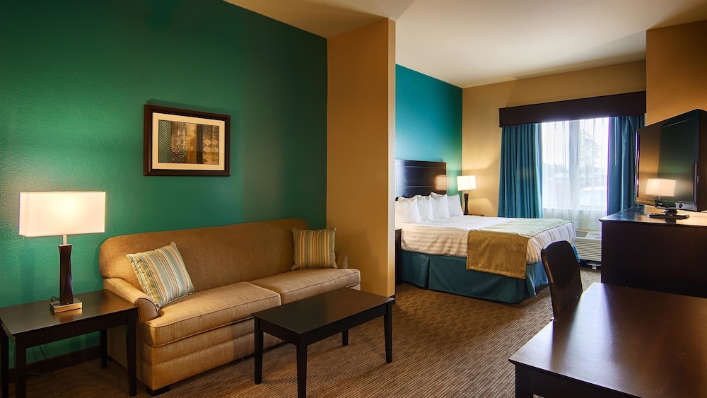 Best Western Lindsay Inn Suites 16/24